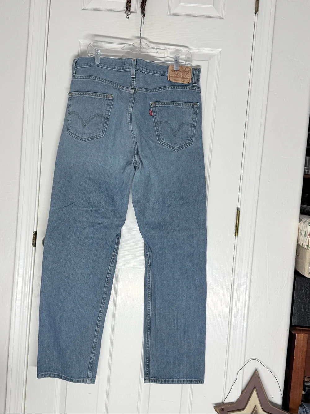 Levi's Men's Medium Blue Straight Jeans